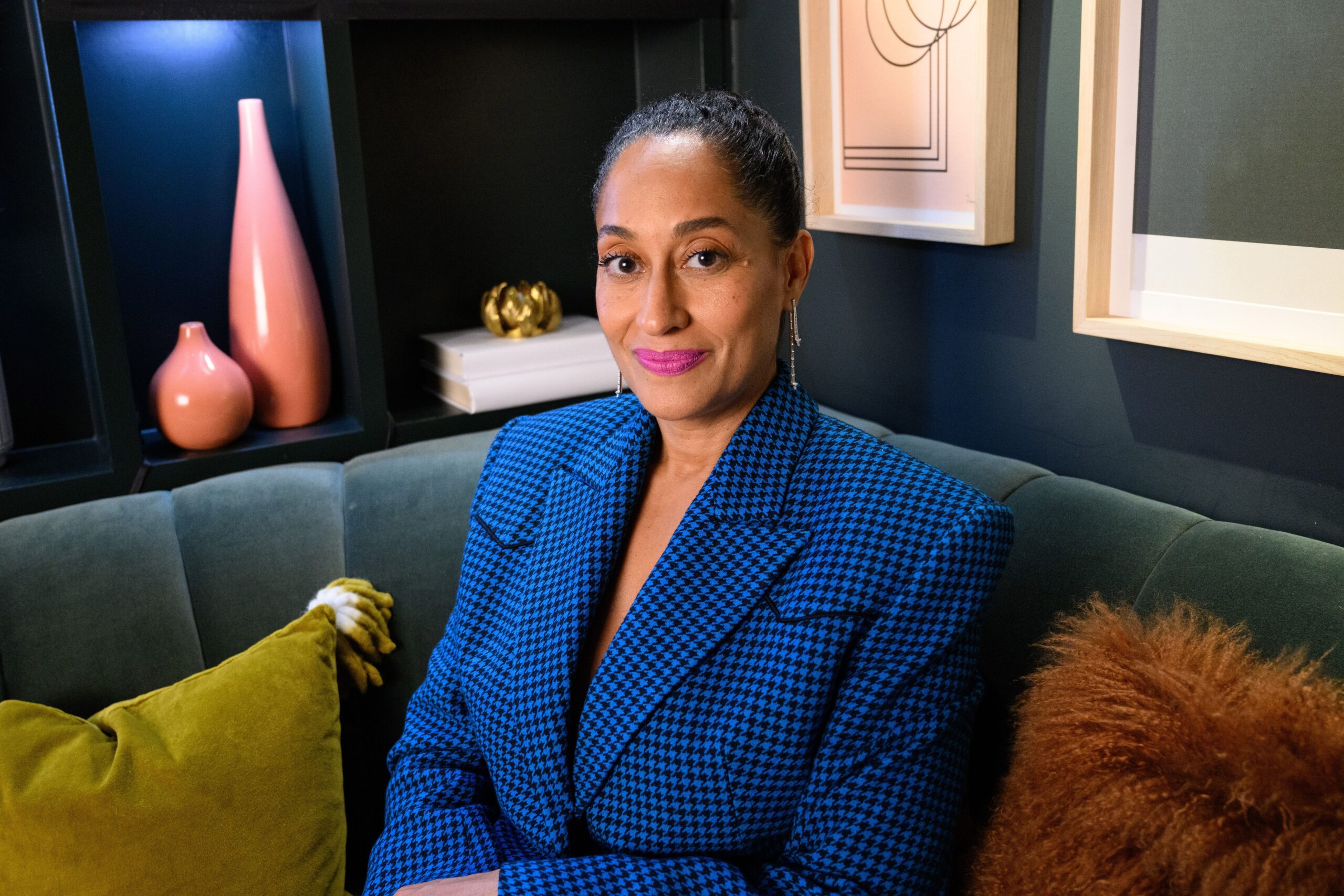 ‘I’m About to Pee’: Tracee Ellis Ross’ Attempt at Drop Challenge Has Fans Cracking Up