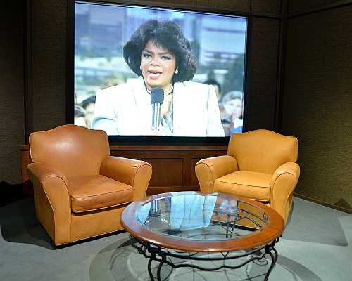 'Watching Oprah,' A New Smithsonian Exhibit, Is Like Watching America