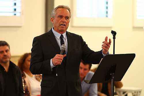 Over 15,000 Doctors Urge Senators to Reject Robert F. Kennedy Jr. As Health Secretary: “This Appointment Is a Slap in the Face” Over 15,000 Doctors Urge Senators to Reject Robert F. Kennedy Jr. As Health Secretary: “This Appointment Is a Slap in the Face”